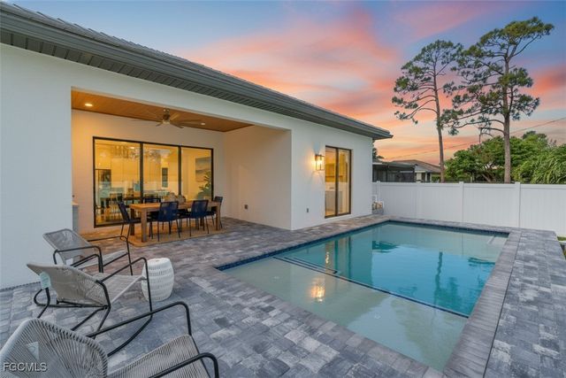 795 108th AVE N, Naples, FL 34108