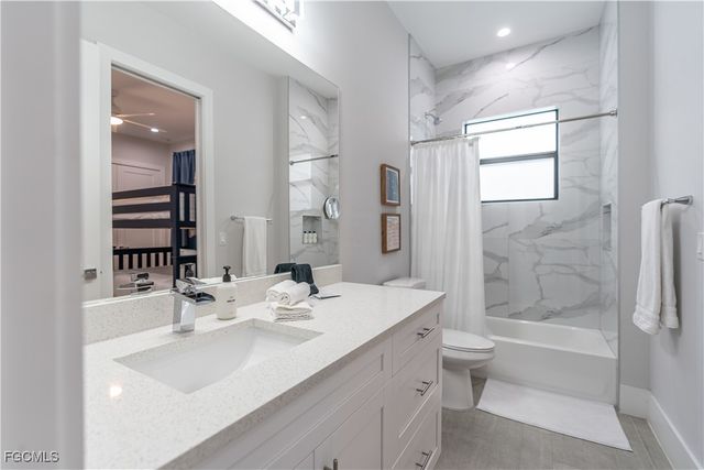 795 108th AVE N, Naples, FL 34108