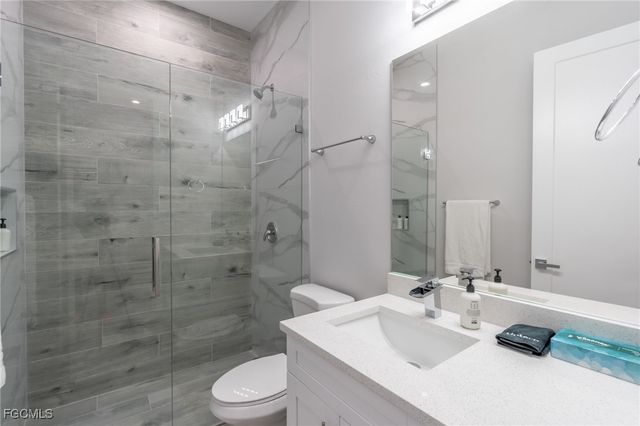 795 108th AVE N, Naples, FL 34108