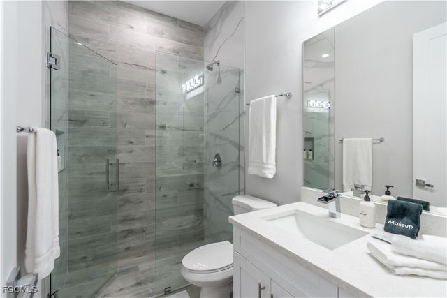 795 108th AVE N, Naples, FL 34108