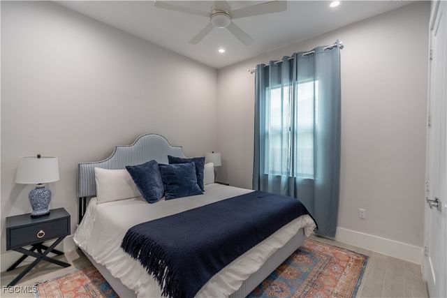 795 108th AVE N, Naples, FL 34108