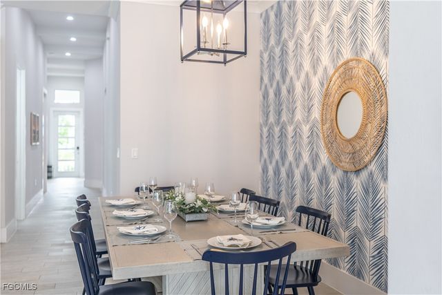 795 108th AVE N, Naples, FL 34108