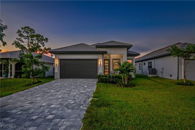 795 108th AVE N, Naples, FL 34108