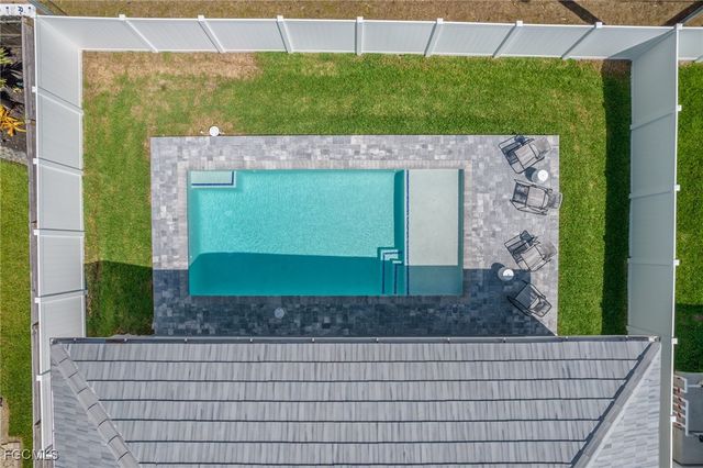 795 108th AVE N, Naples, FL 34108