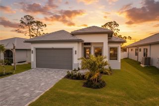 795 108th AVE N, Naples, FL 34108