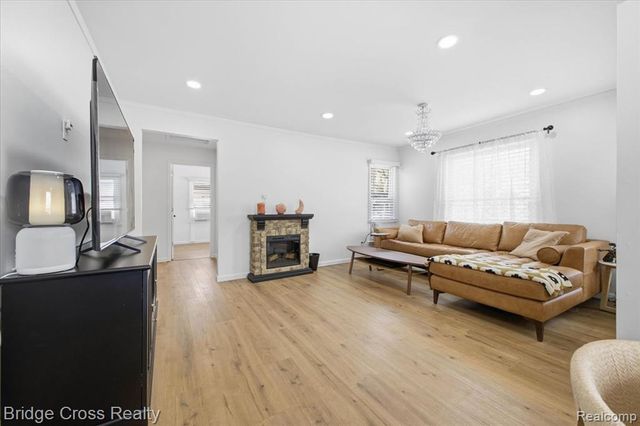 2896 Dorchester Road, Birmingham, MI 48009