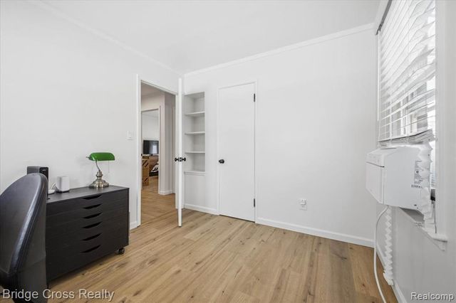 2896 Dorchester Road, Birmingham, MI 48009