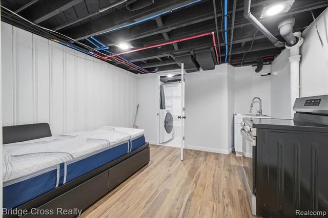 2896 Dorchester Road, Birmingham, MI 48009