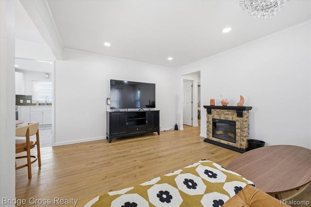 2896 Dorchester Road, Birmingham, MI 48009