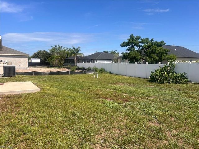 101 NW 25th ST, Cape Coral, FL 33993