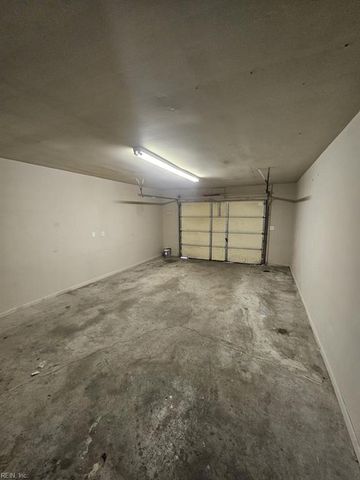 1684 Guthrie ST, Virginia Beach, VA 23464