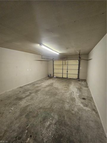 1684 Guthrie ST, Virginia Beach, VA 23464