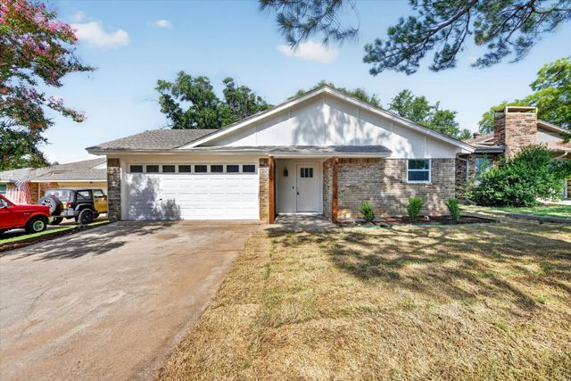 24 Oakmont Court, Pantego, TX 76013