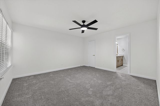 24 Oakmont Court, Pantego, TX 76013