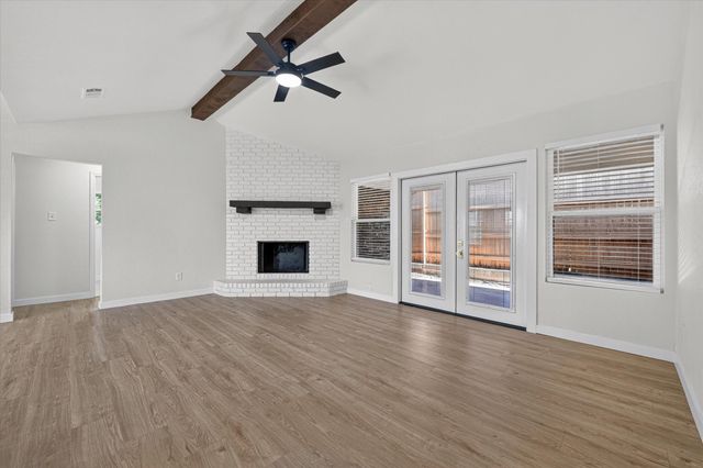 24 Oakmont Court, Pantego, TX 76013