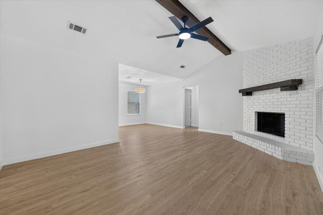 24 Oakmont Court, Pantego, TX 76013