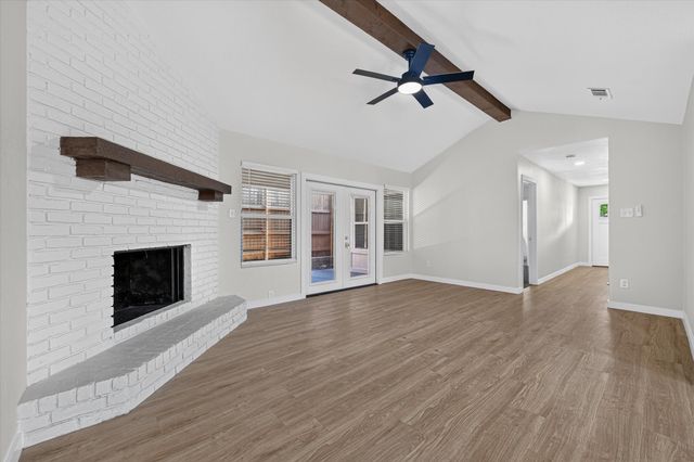 24 Oakmont Court, Pantego, TX 76013