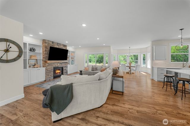 11010 Salmon Creek Lane SW, Olympia, WA 98512