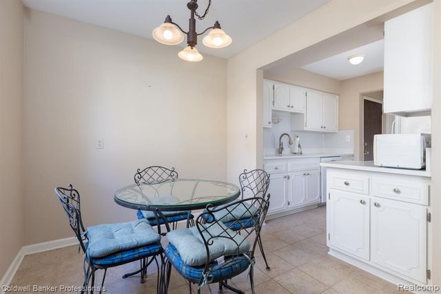 425 Riviera Drive, Saint Clair Shores, MI 48080