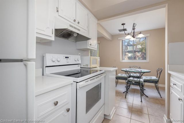 425 Riviera Drive, Saint Clair Shores, MI 48080