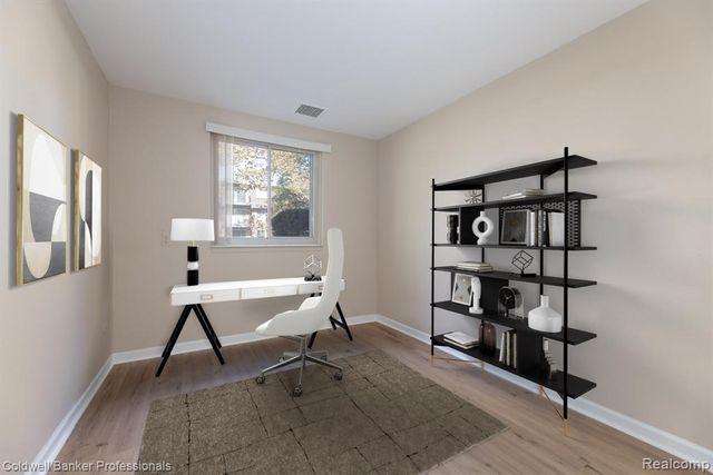 425 Riviera Drive, Saint Clair Shores, MI 48080