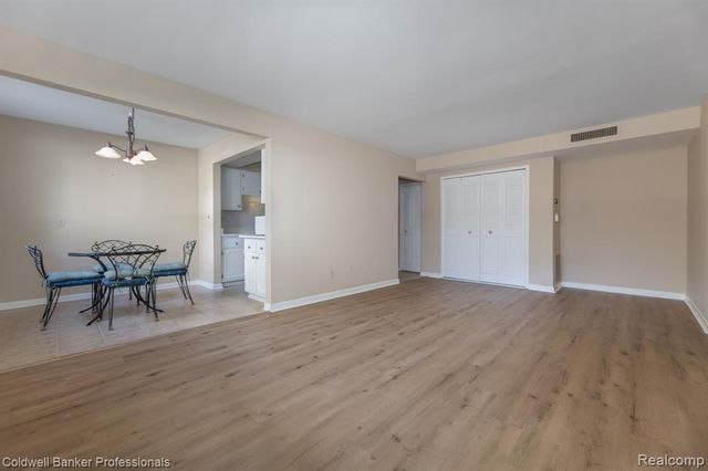 425 Riviera Drive, Saint Clair Shores, MI 48080