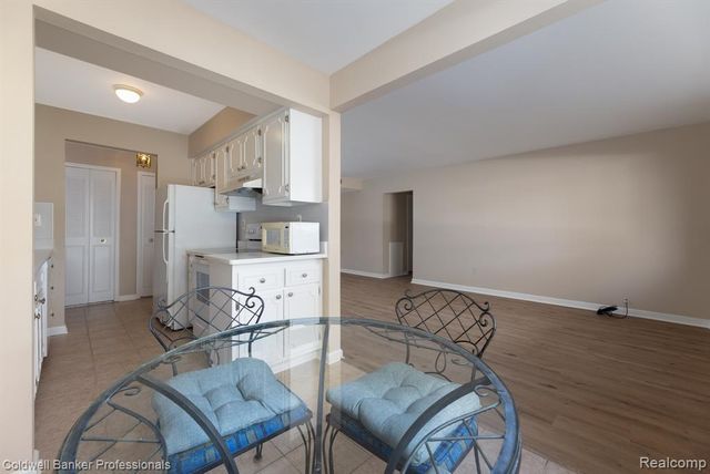 425 Riviera Drive, Saint Clair Shores, MI 48080