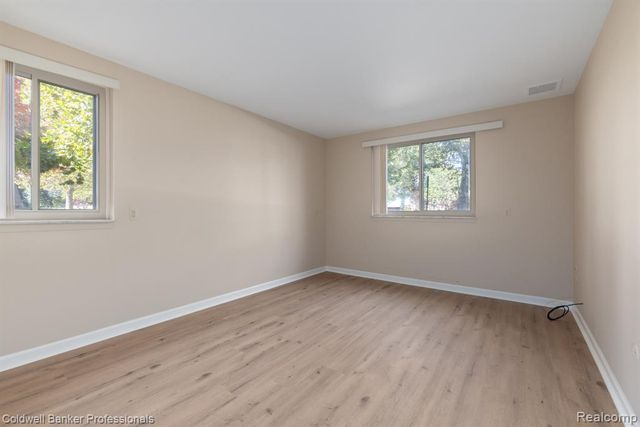 425 Riviera Drive, Saint Clair Shores, MI 48080
