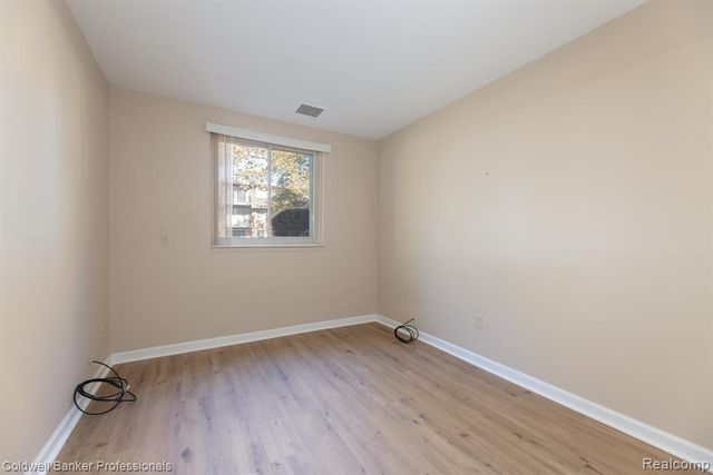 425 Riviera Drive, Saint Clair Shores, MI 48080