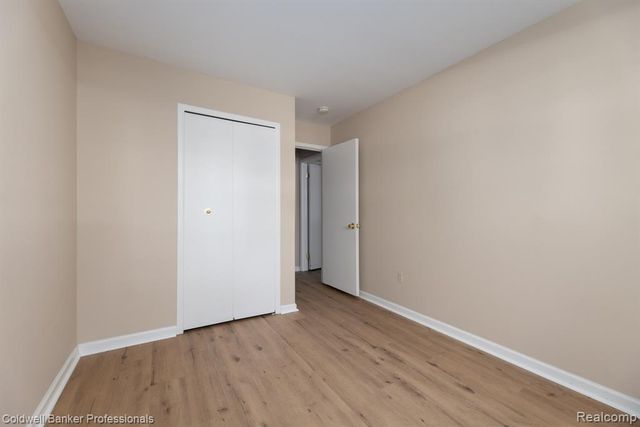 425 Riviera Drive, Saint Clair Shores, MI 48080