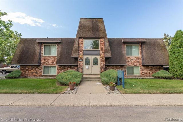 425 Riviera Drive, Saint Clair Shores, MI 48080