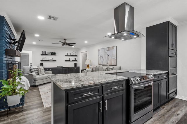 5704 Silver Lake Circle, Waco, TX 76710