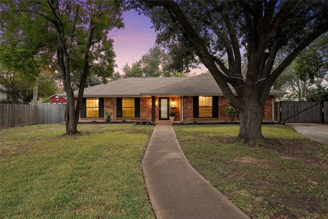 5704 Silver Lake Circle, Waco, TX 76710
