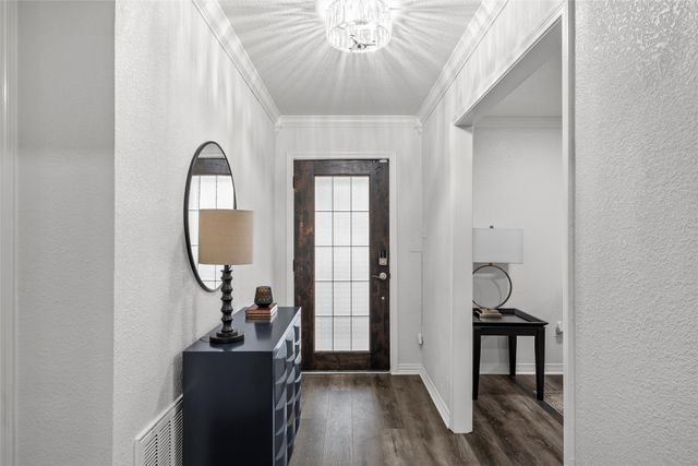 5704 Silver Lake Circle, Waco, TX 76710