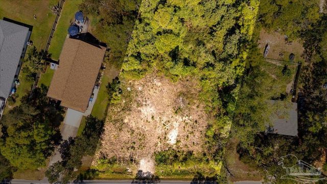 99-100 Soundside Dr, Gulf Breeze, FL 32563