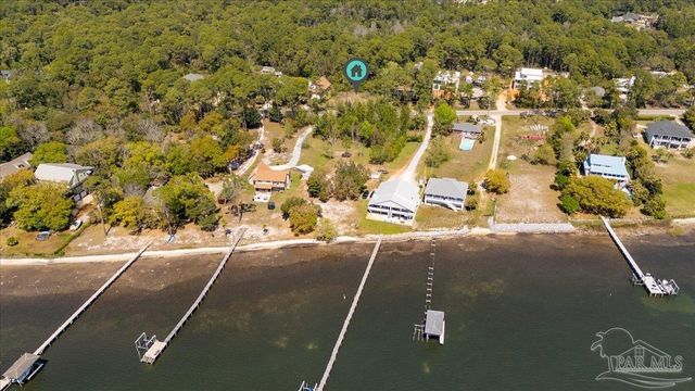 99-100 Soundside Dr, Gulf Breeze, FL 32563