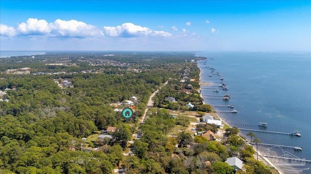 99-100 Soundside Dr, Gulf Breeze, FL 32563