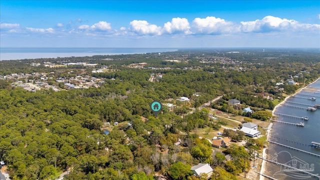 99-100 Soundside Dr, Gulf Breeze, FL 32563
