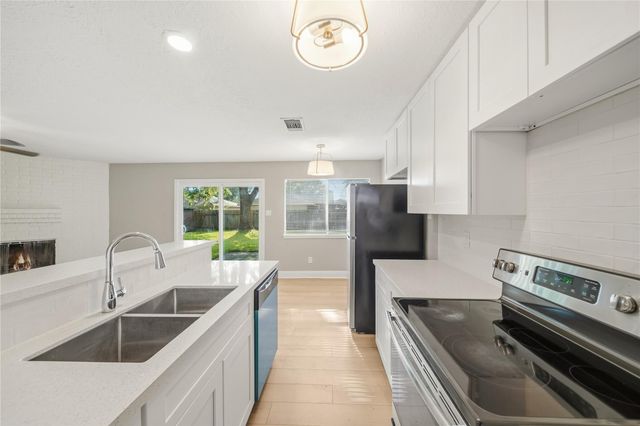 6523 La Violetta Drive, Houston, TX 77083