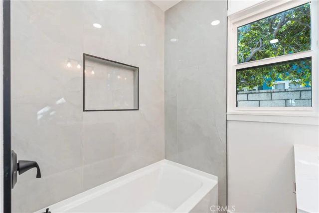 526 E G, Ontario, CA 91764