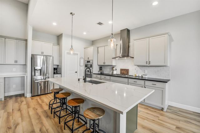 10015 Goliad Drive, Mont Belvieu, TX 77523