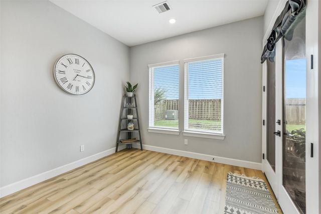10015 Goliad Drive, Mont Belvieu, TX 77523