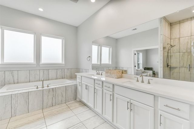 10015 Goliad Drive, Mont Belvieu, TX 77523