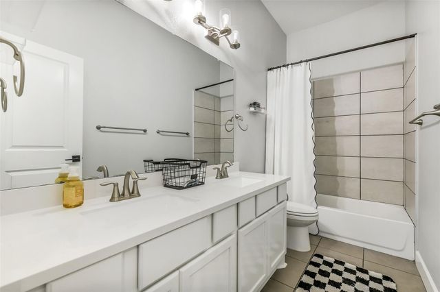 10015 Goliad Drive, Mont Belvieu, TX 77523