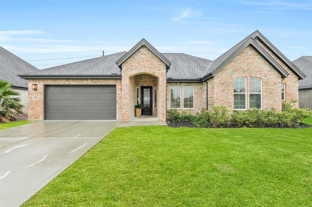 10015 Goliad Drive, Mont Belvieu, TX 77523