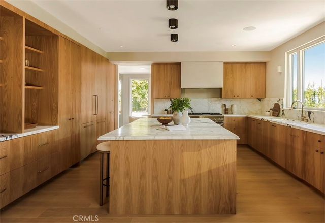 4016 San Remo Way, Tarzana, CA 91356