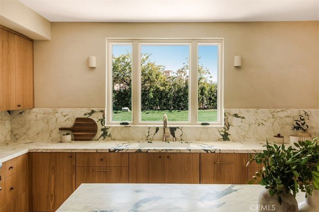 4016 San Remo Way, Tarzana, CA 91356