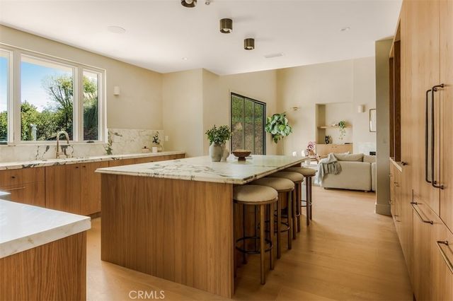 4016 San Remo Way, Tarzana, CA 91356