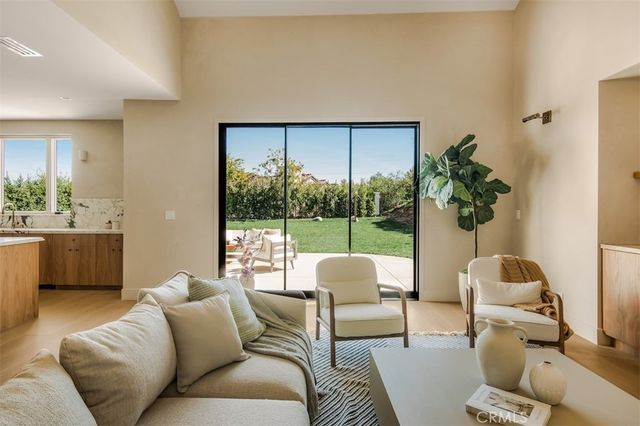 4016 San Remo Way, Tarzana, CA 91356