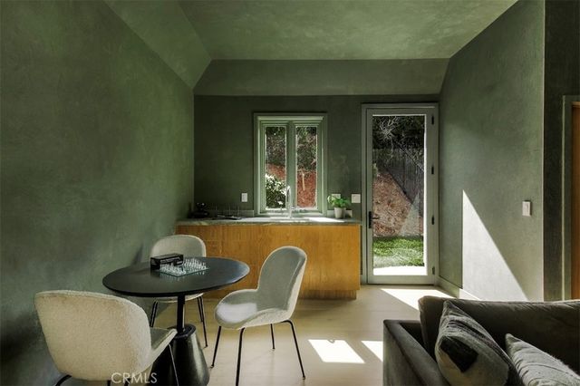 4016 San Remo Way, Tarzana, CA 91356